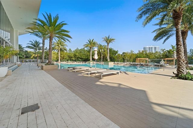 16385 Biscayne Blvd 1019, North Miami Beach, FL 33160