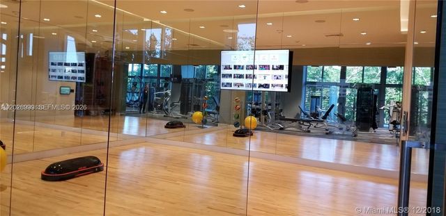 16385 Biscayne Blvd 1019, North Miami Beach, FL 33160