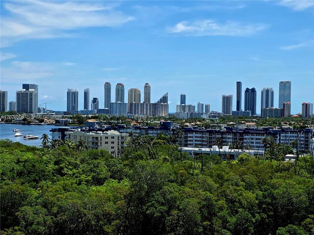 16385 Biscayne Blvd 1019, North Miami Beach, FL 33160