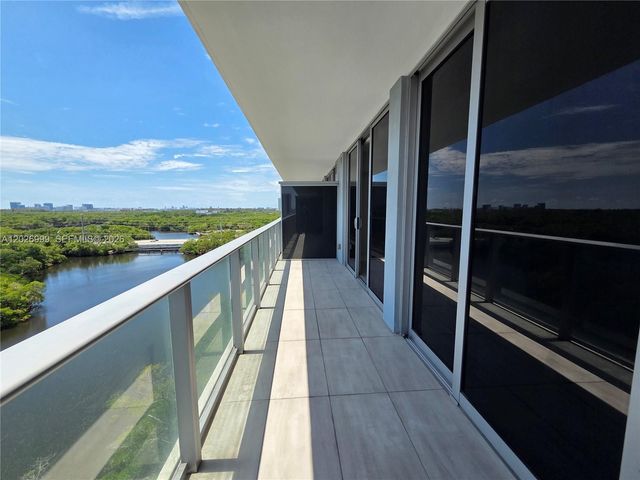16385 Biscayne Blvd 1019, North Miami Beach, FL 33160