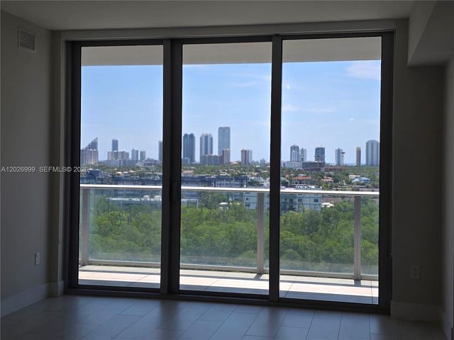 16385 Biscayne Blvd 1019, North Miami Beach, FL 33160