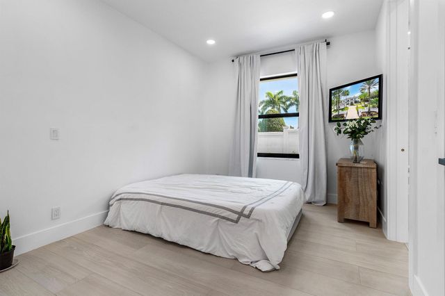 17600 E Fieldbrook Circle E, Boca Raton, FL 33496