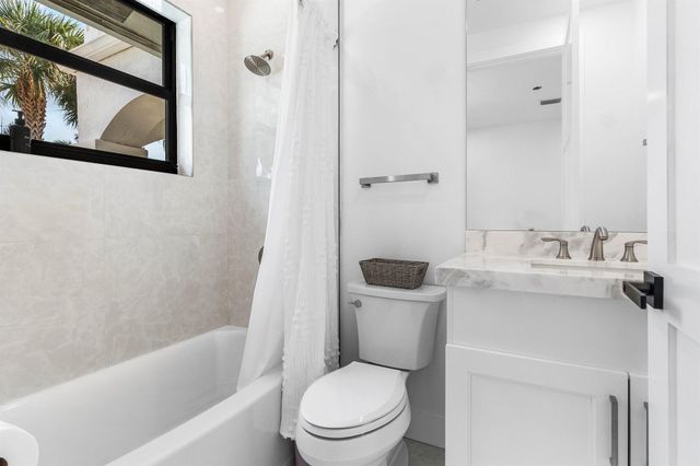 17600 E Fieldbrook Circle E, Boca Raton, FL 33496