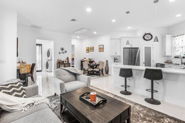 17600 E Fieldbrook Circle E, Boca Raton, FL 33496