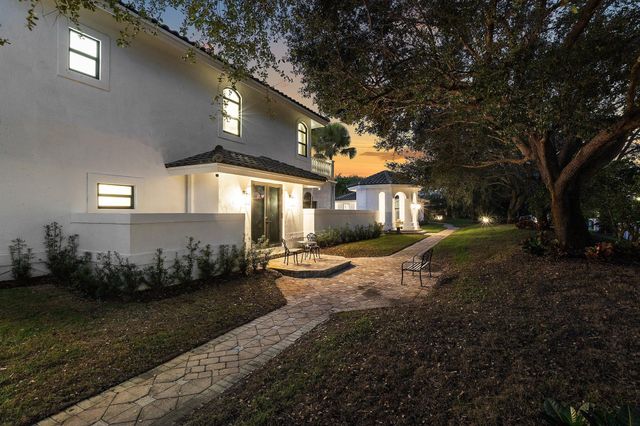 17600 E Fieldbrook Circle E, Boca Raton, FL 33496