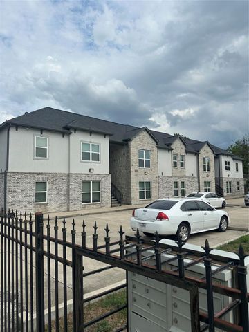 2942 Altoona Street 3, Houston, TX 77026