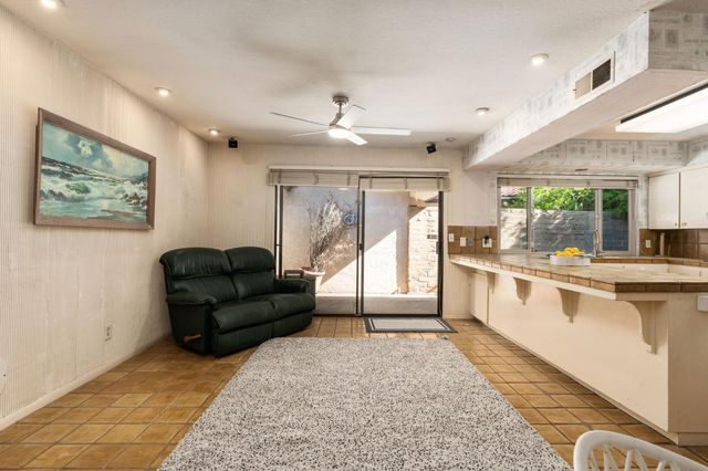 5630 N El Adobe Drive, Fresno, CA 93711