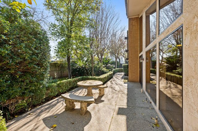 5630 N El Adobe Drive, Fresno, CA 93711