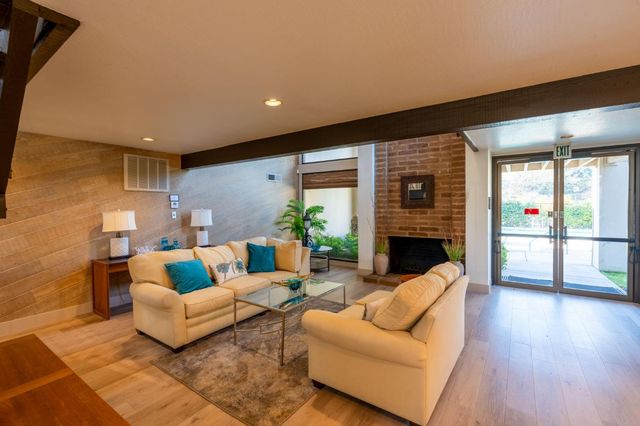 5630 N El Adobe Drive, Fresno, CA 93711