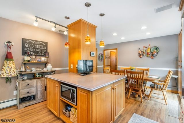 7 Mary St, Bloomingdale Boro, NJ 07403