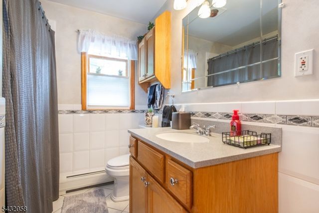 7 Mary St, Bloomingdale Boro, NJ 07403