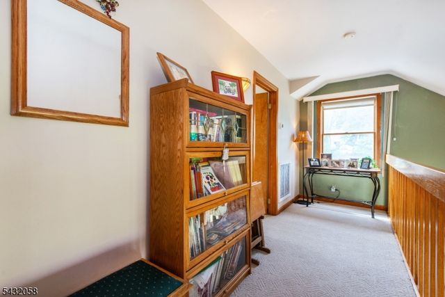 7 Mary St, Bloomingdale Boro, NJ 07403