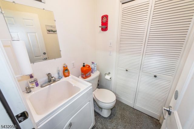 7 Mary St, Bloomingdale Boro, NJ 07403