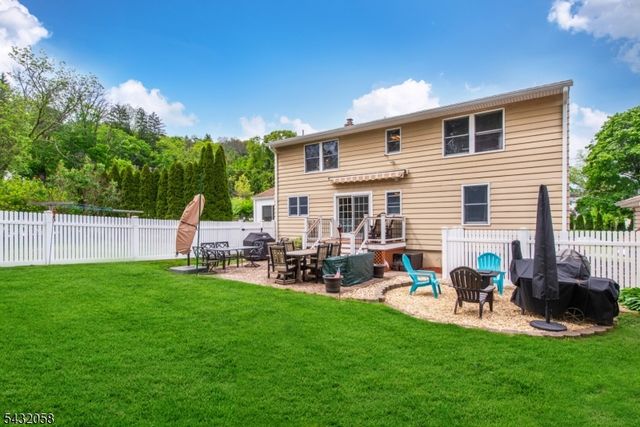 7 Mary St, Bloomingdale Boro, NJ 07403