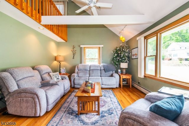 7 Mary St, Bloomingdale Boro, NJ 07403