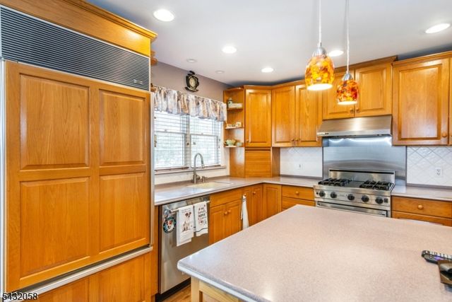 7 Mary St, Bloomingdale Boro, NJ 07403