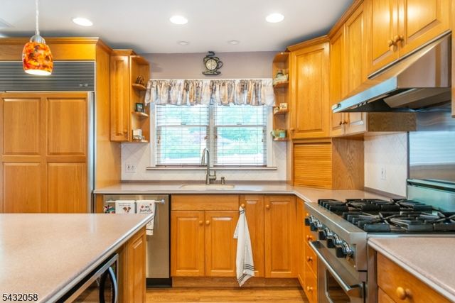 7 Mary St, Bloomingdale Boro, NJ 07403