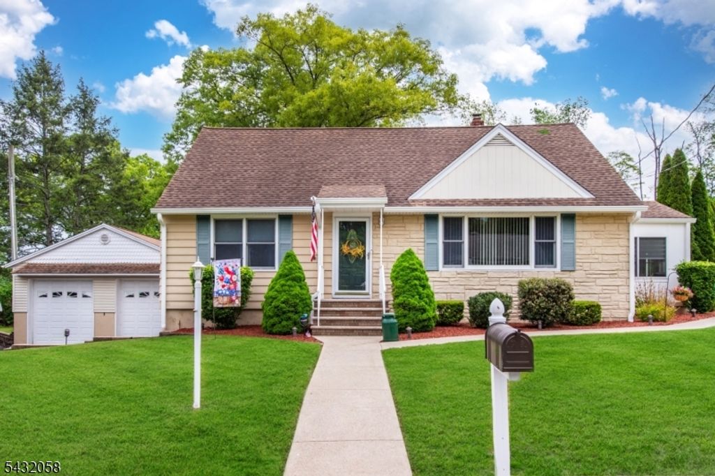 7 Mary St, Bloomingdale Boro, NJ 07403