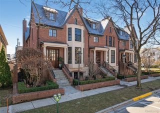 277 W Brown Street, Birmingham, MI 48009