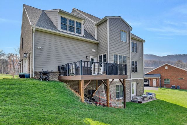 6981 Fairway Ridge RD, Salem, VA 24153