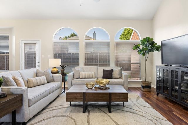 9750 Grassland Drive, Frisco, TX 75035