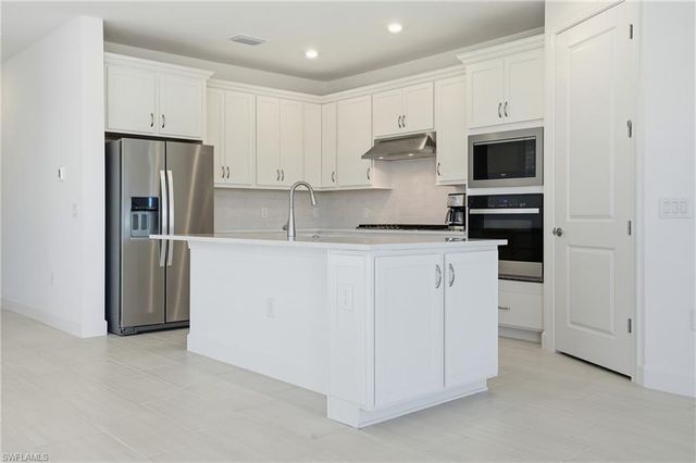 1954 Fresno AVE, Naples, FL 34120