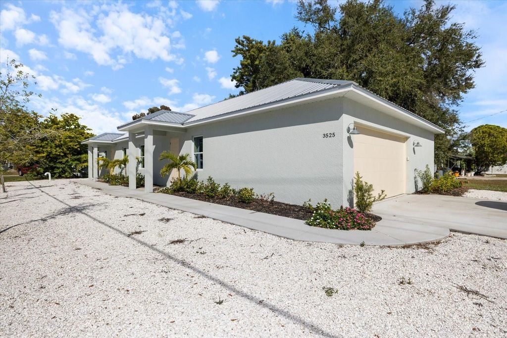 Image 1 of property listing at 3525 MCINTOSH ROAD, Sarasota, FL 34232