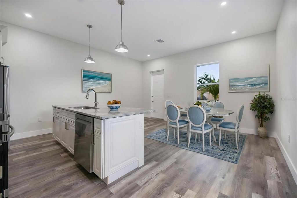 Image 16 of property listing at 3525 MCINTOSH ROAD, Sarasota, FL 34232