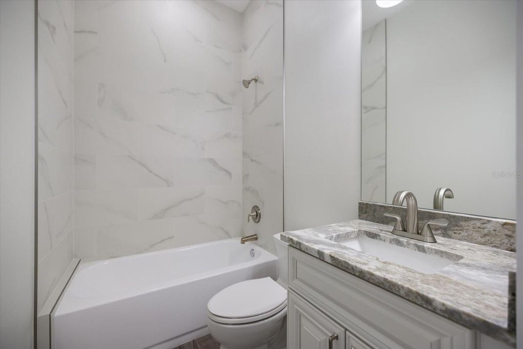 Image 28 of property listing at 3525 MCINTOSH ROAD, Sarasota, FL 34232