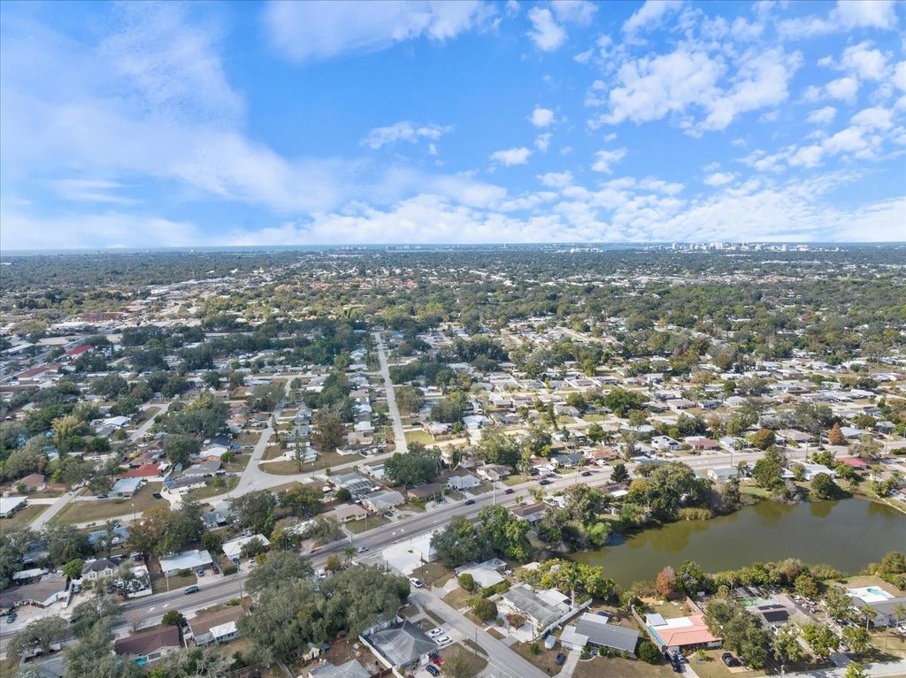 Image 39 of property listing at 3525 MCINTOSH ROAD, Sarasota, FL 34232