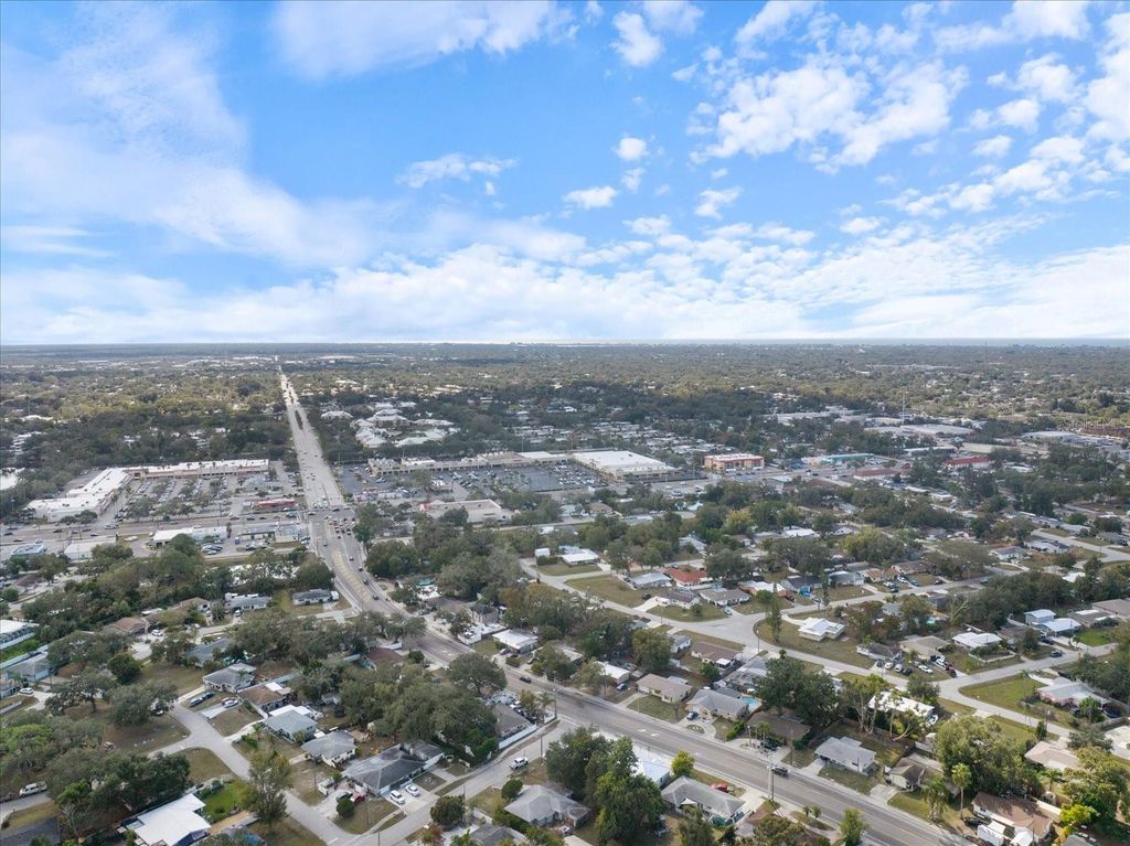 Image 40 of property listing at 3525 MCINTOSH ROAD, Sarasota, FL 34232