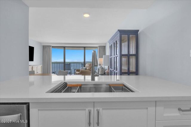 322 Causeway Drive Ste 407, Wrightsville Beach, NC 28480