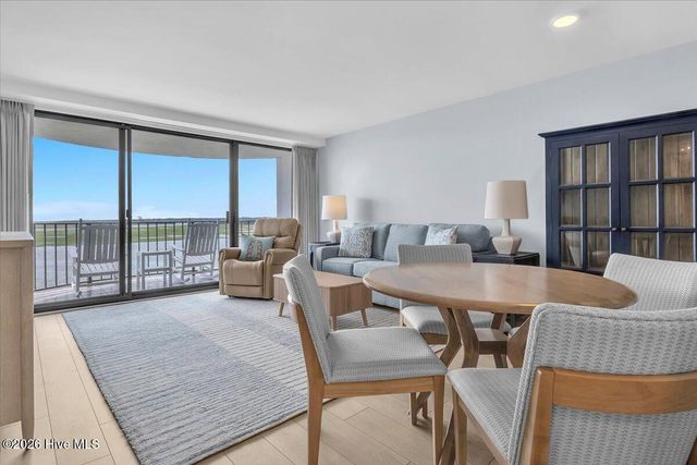 322 Causeway Drive Ste 407, Wrightsville Beach, NC 28480