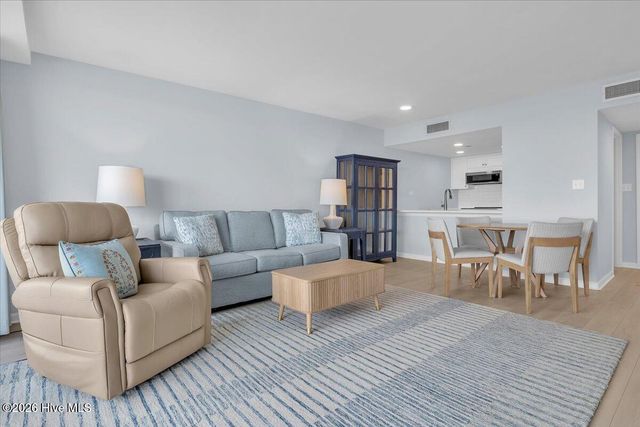 322 Causeway Drive Ste 407, Wrightsville Beach, NC 28480