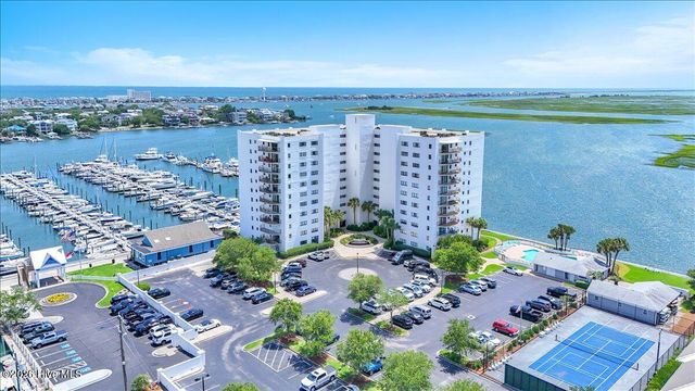 322 Causeway Drive Ste 407, Wrightsville Beach, NC 28480