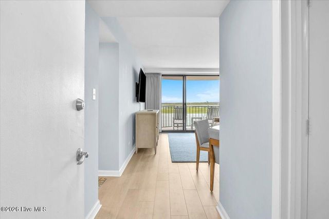 322 Causeway Drive Ste 407, Wrightsville Beach, NC 28480