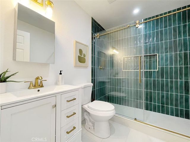 877 W Edna, Covina, CA 91722