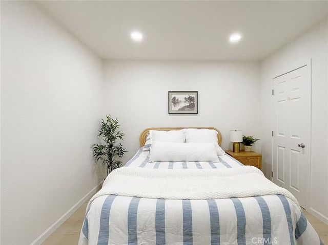 877 W Edna, Covina, CA 91722