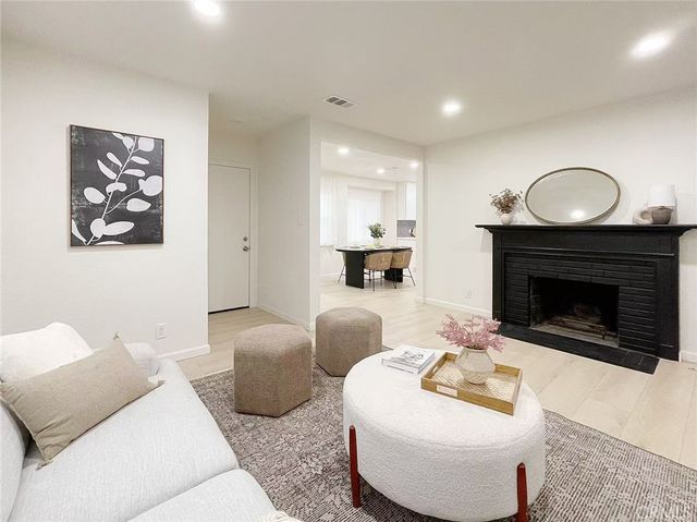 877 W Edna, Covina, CA 91722