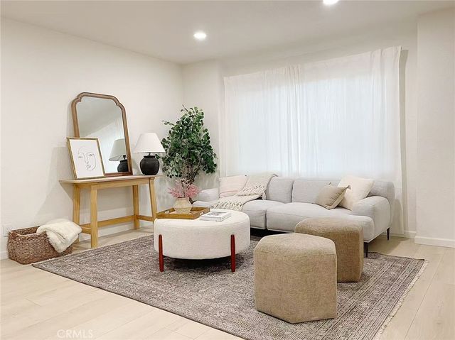 877 W Edna, Covina, CA 91722