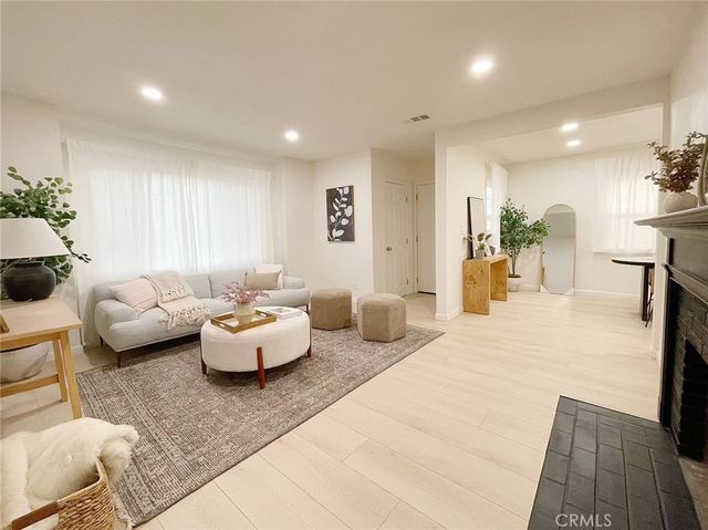 877 W Edna, Covina, CA 91722