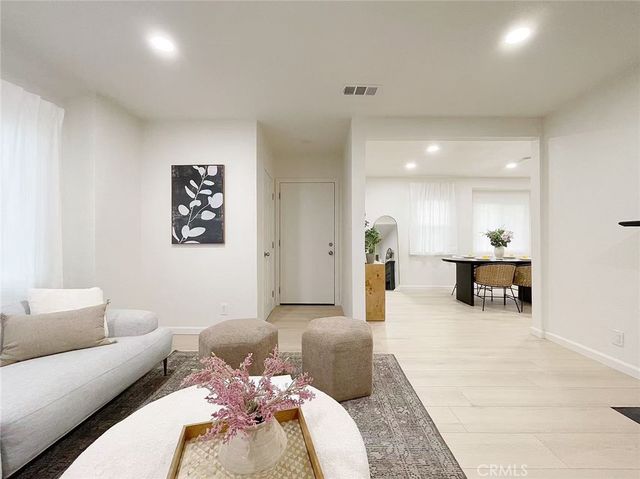 877 W Edna, Covina, CA 91722