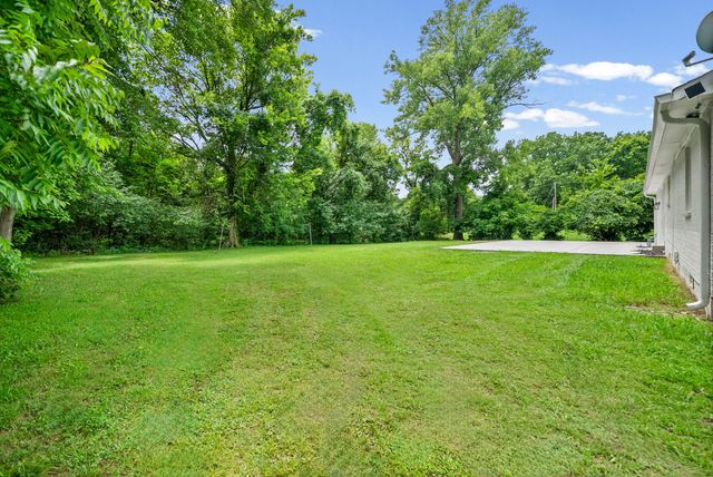 726 Needmore Rd, Clarksville, TN 37040