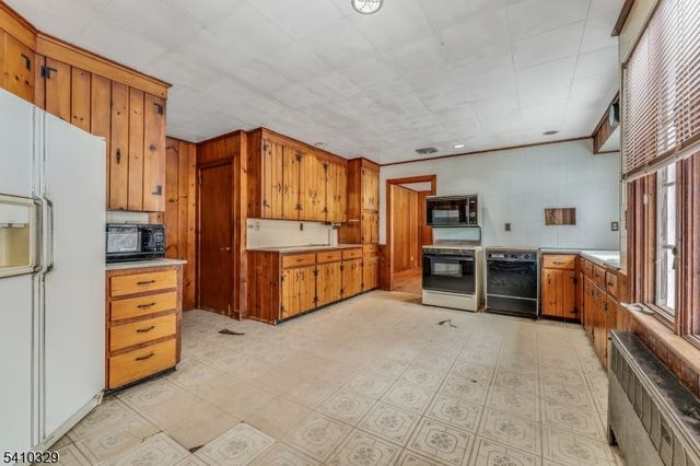 615 County Route 579, Union Twp., NJ 08867