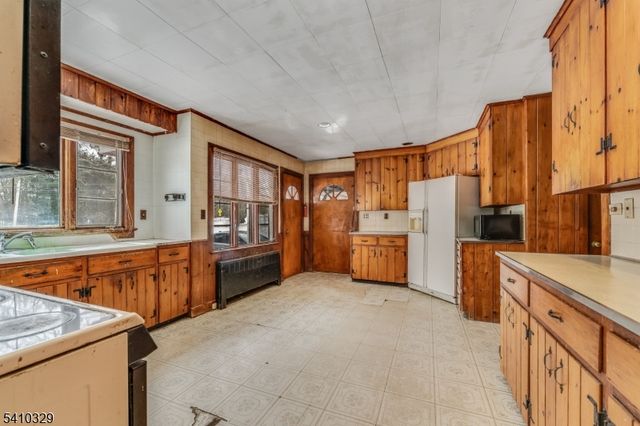 615 County Route 579, Union Twp., NJ 08867