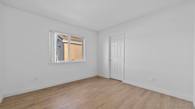 505 San Pasqual Valley 183, Escondido, CA 92027