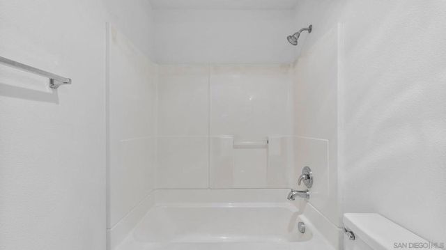 505 San Pasqual Valley 183, Escondido, CA 92027