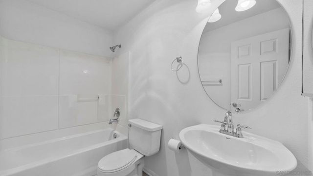 505 San Pasqual Valley 183, Escondido, CA 92027