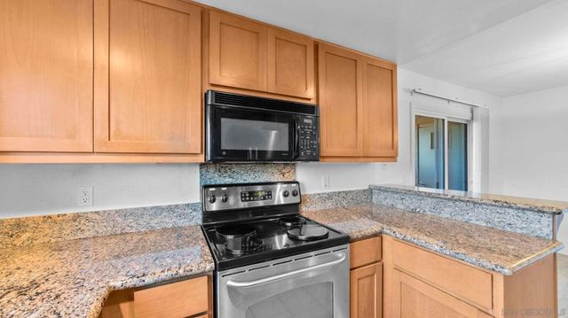 505 San Pasqual Valley 183, Escondido, CA 92027