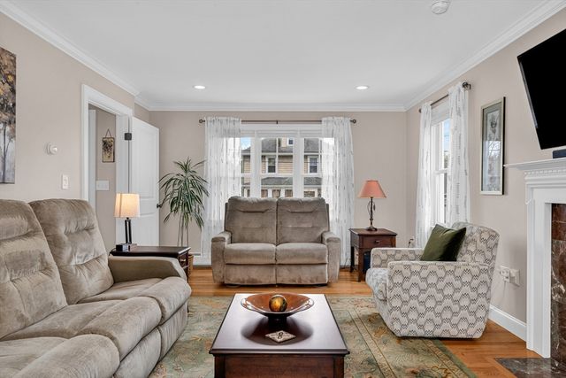 19 Kimball Ave, Ipswich, MA 01938